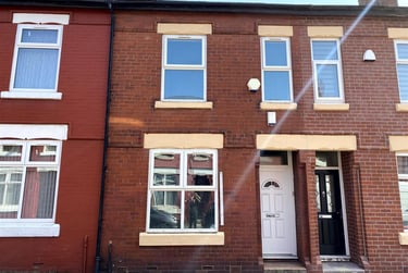 4 bed flat, Denham Street, Victoria Park, Manchester, M130FJ - Image 1